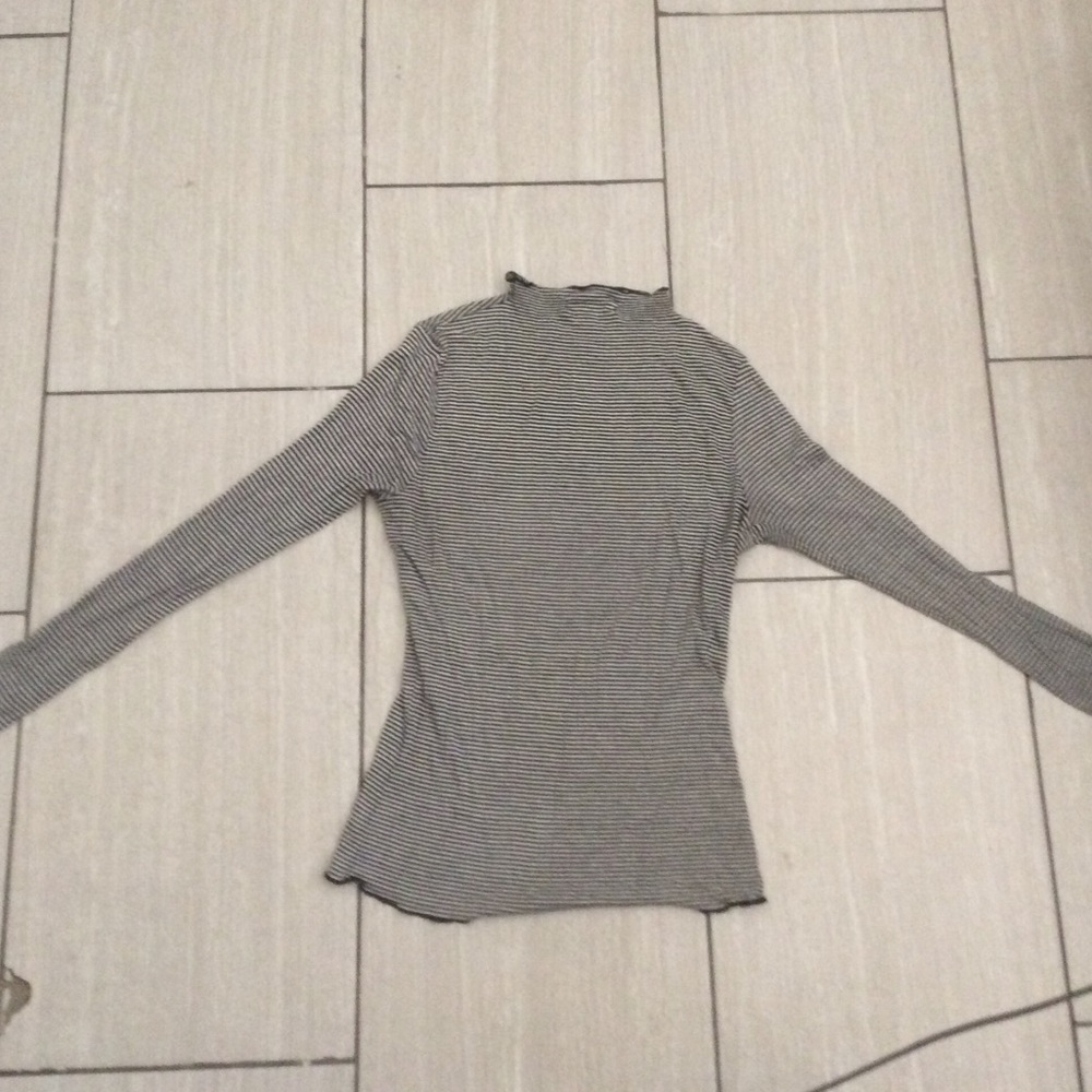 Black & White Striped Long Sleeve Forever 21